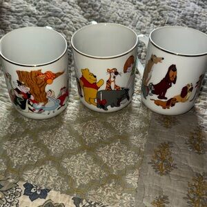 RARE VintageWalt Disney Productions Japan CharacterMug set of 3 Pooh,Alice,Dogs